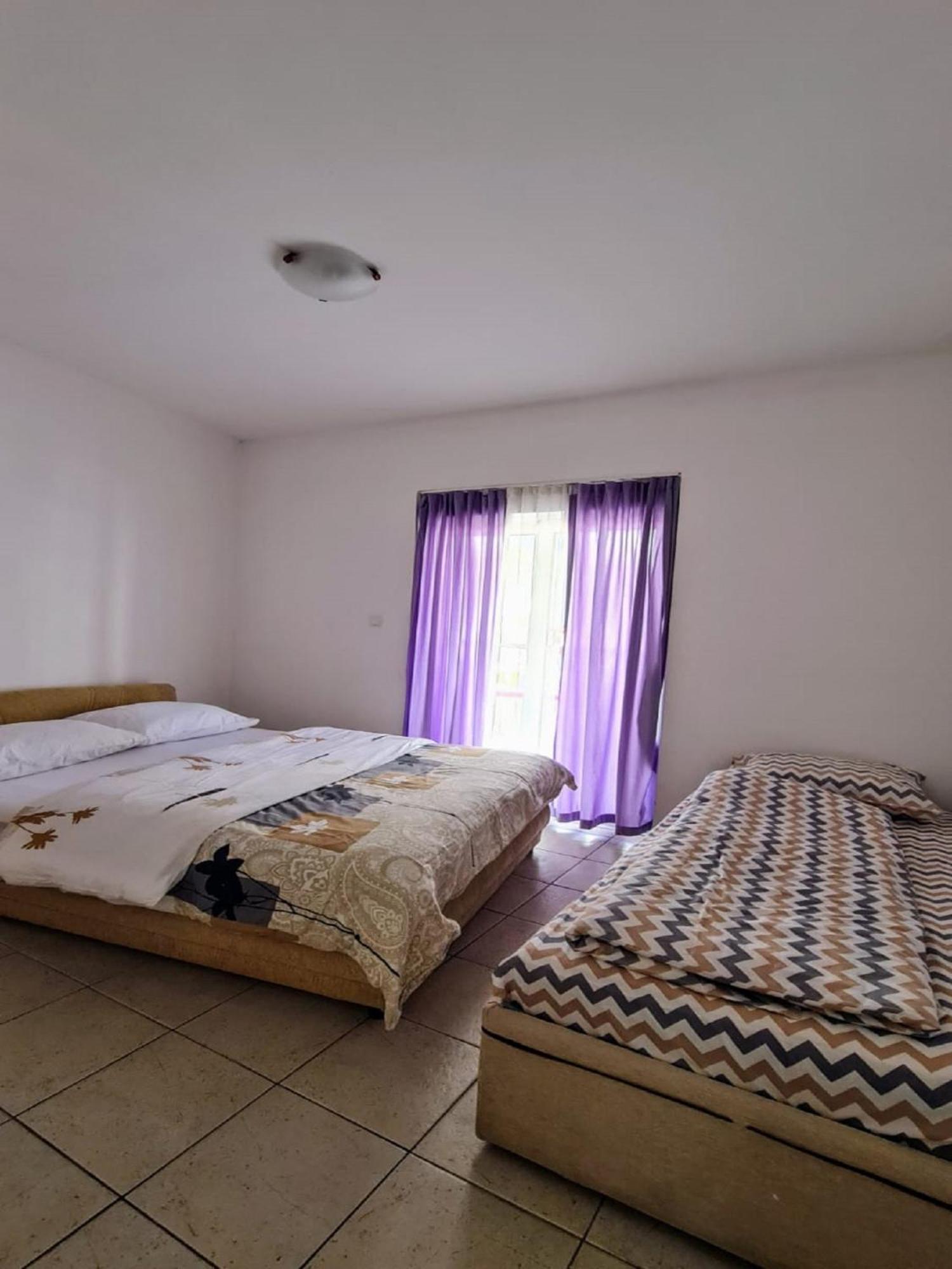 Apartments Sun House Херцег Нови Стая снимка
