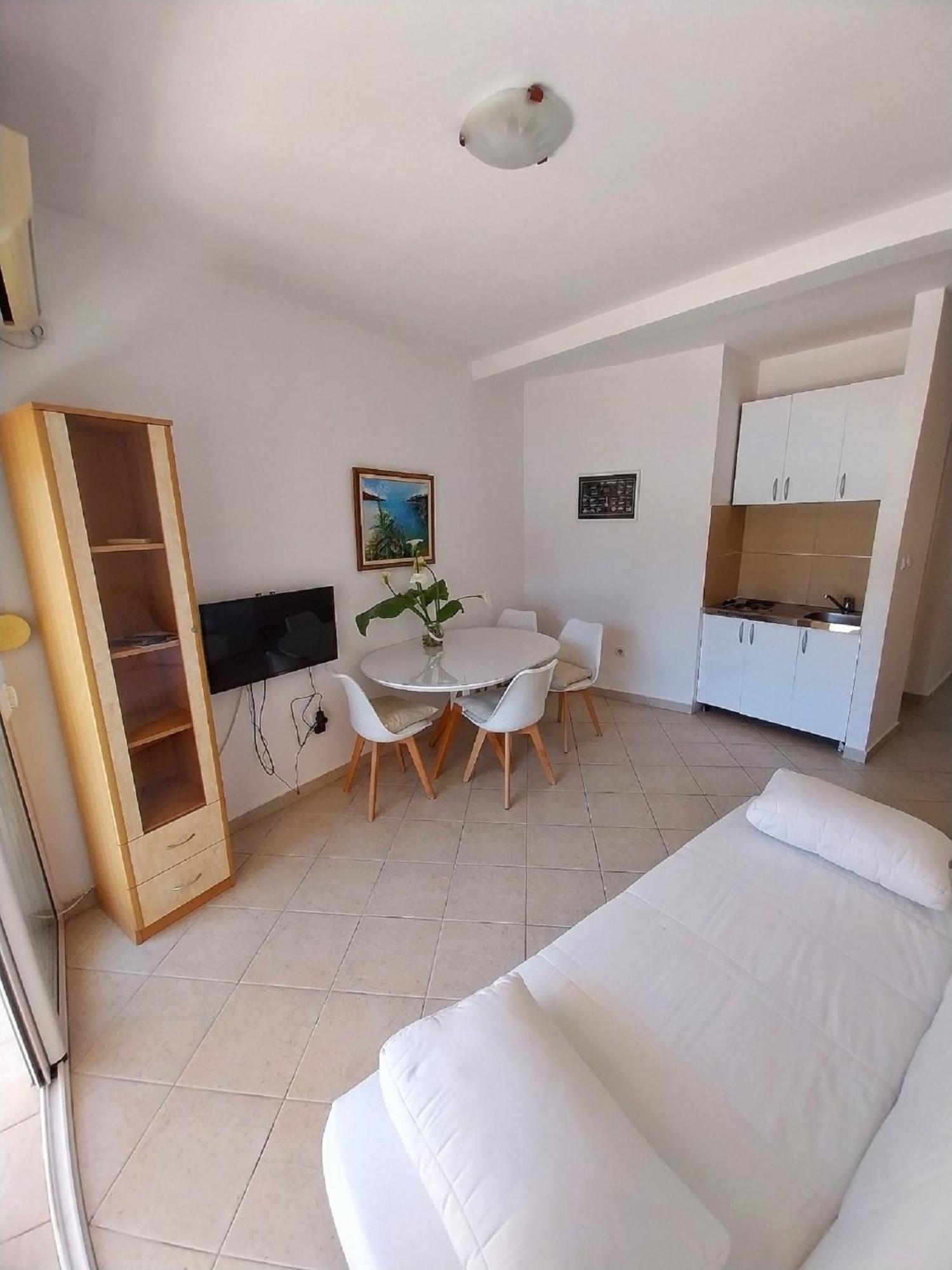 Apartments Sun House Херцег Нови Стая снимка