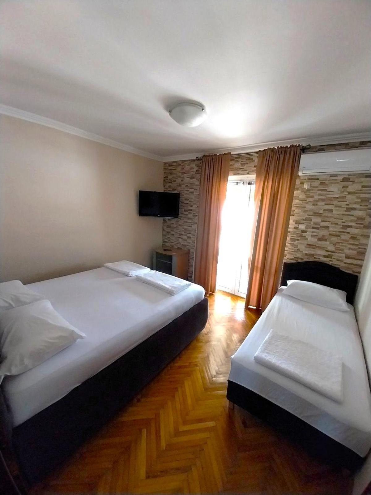 Apartments Sun House Херцег Нови Екстериор снимка