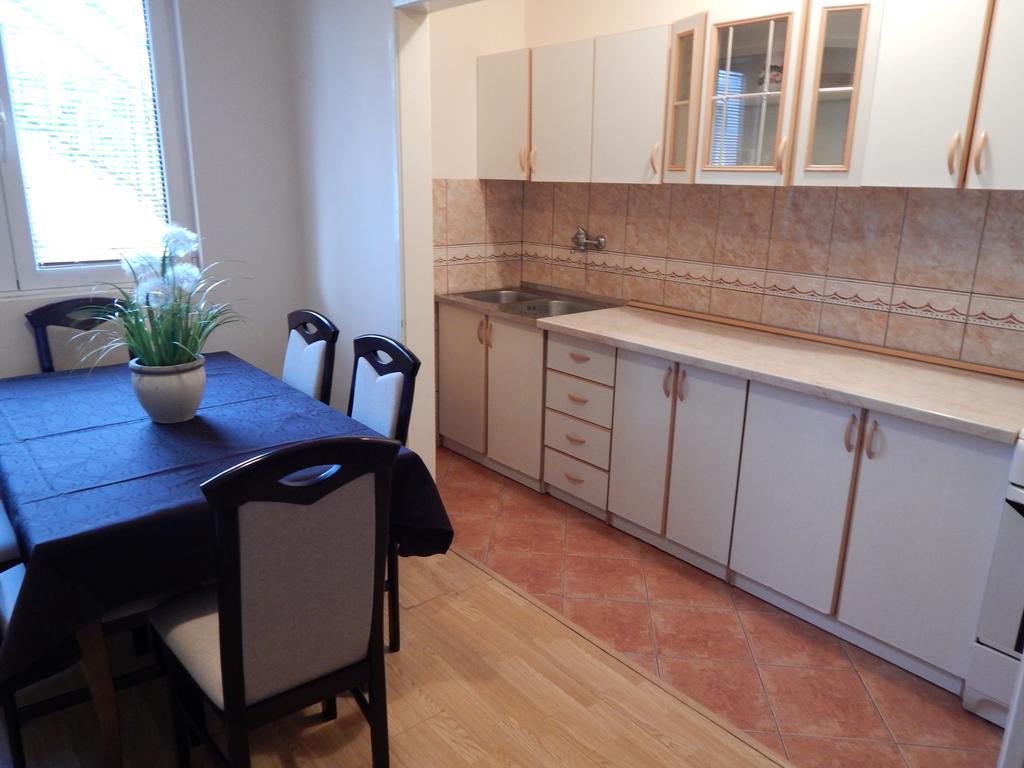 Apartments Sun House Херцег Нови Екстериор снимка