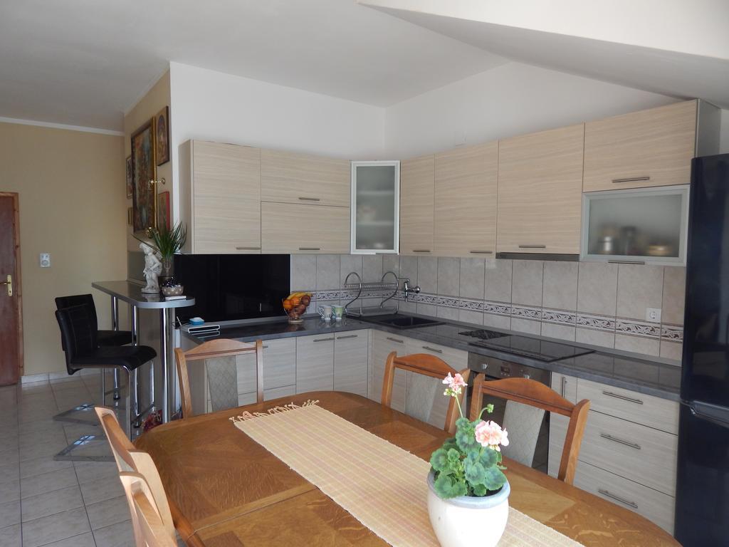 Apartments Sun House Херцег Нови Екстериор снимка