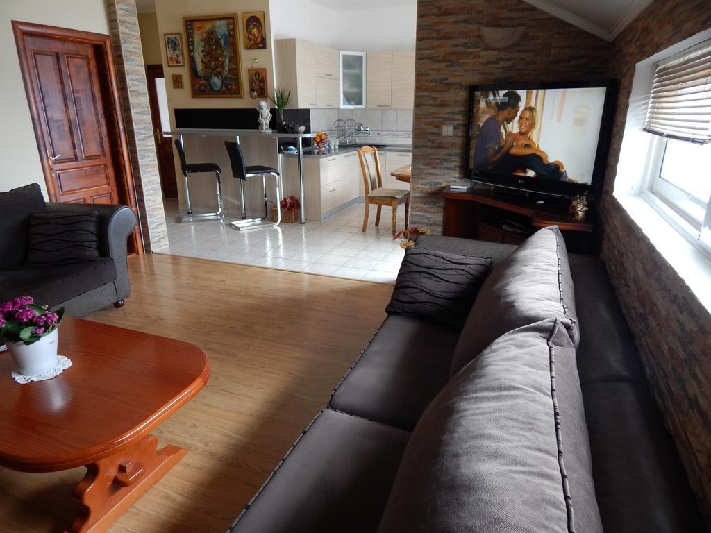 Apartments Sun House Херцег Нови Екстериор снимка