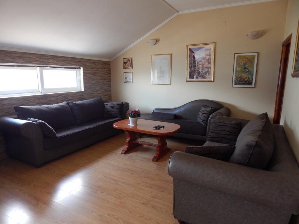 Apartments Sun House Херцег Нови Екстериор снимка