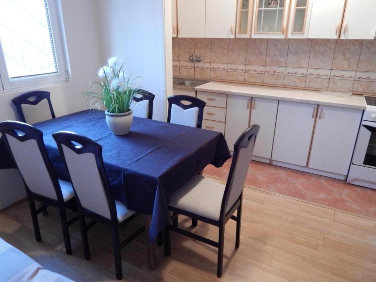 Apartments Sun House Херцег Нови Стая снимка